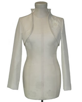 Brautmode aus Seide - Bolerojacke Jäckchen für die Hochzeit mit Stehkragen und Applikation