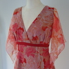 Abendkleid aus Seidenchiffon in rot mit Blumen